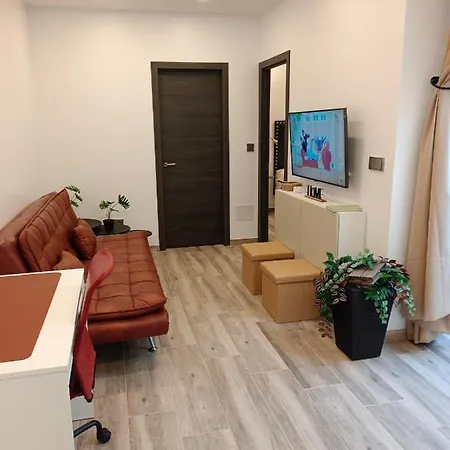 Lebana Plaza Julian Apartment